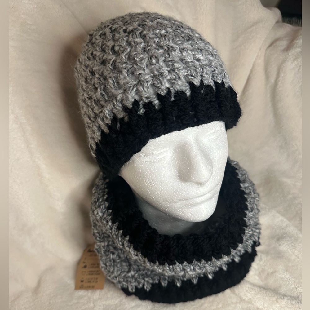 Hat and scarf set